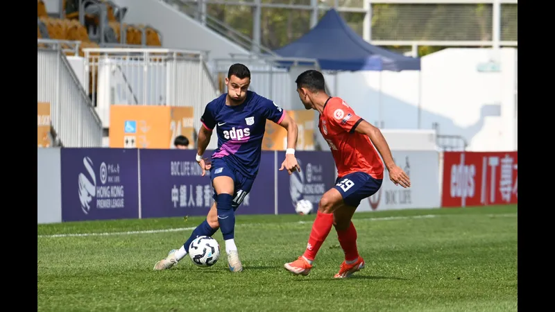 Trận bóng đá giữa North District và Kitchee