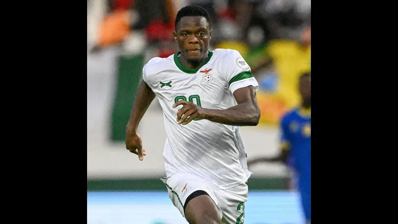 Cầu thủ Zambia vượt qua các cầu thủ Argentina để tiến vào vòng bảng.