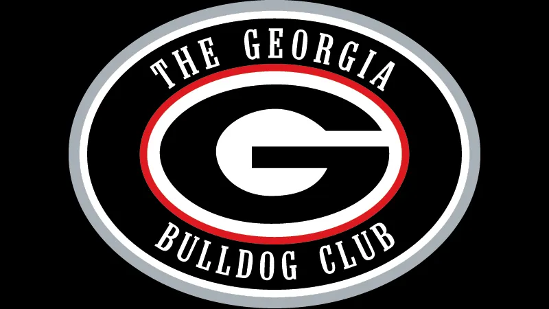 Cầu thủ Lithuania đang chiến đấu với cầu thủ Georgia để giành quyền kiểm soát bóng