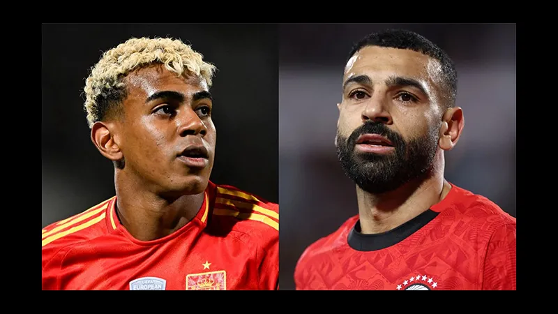 Cầu thủ Tây Ban Nha và Ai Cập đấu nhau trên sân cỏ